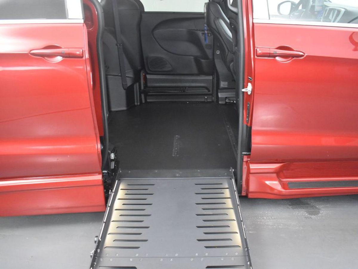 2025 CHRYSLER PACIFICA - Image 12