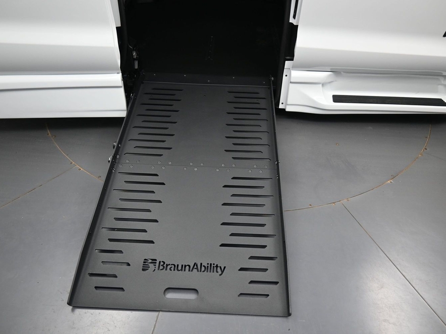 New 2026 Chrysler Pacifica Select Sport - BraunAbility Side Entry Fold Out Automatic Ramp