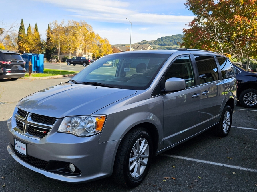Used 2019 Dodge Grand Caravan SXT - International Mobility Rear Entry Entry Fold Out Manual Ramp