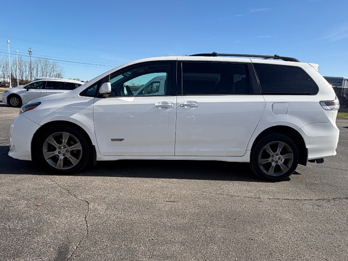 2015 TOYOTA SIENNA - Image 5