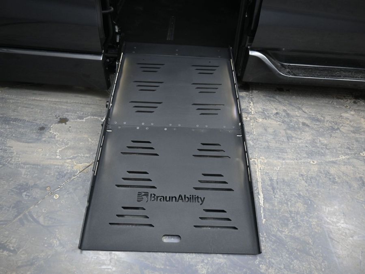 2025 TOYOTA SIENNA - Image 9