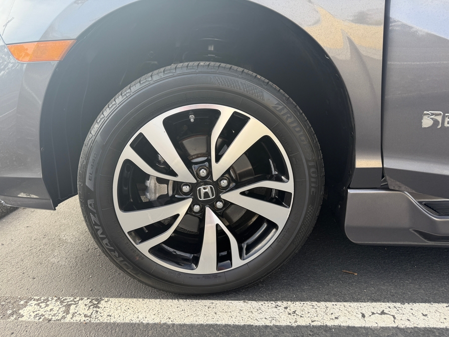 Used 2019 Honda Odyssey Elite - BraunAbility Side Entry Entry In Floor Automatic Ramp