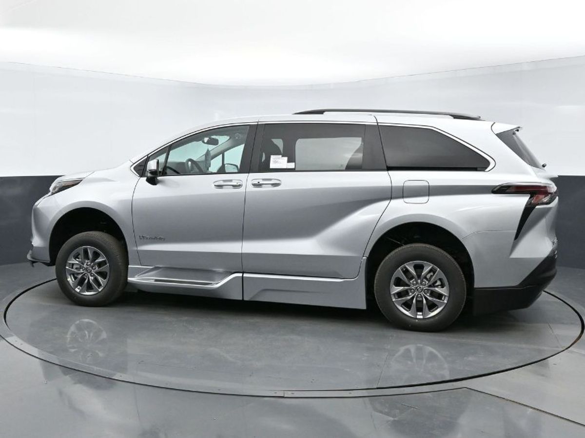 2023 TOYOTA SIENNA - Image 20
