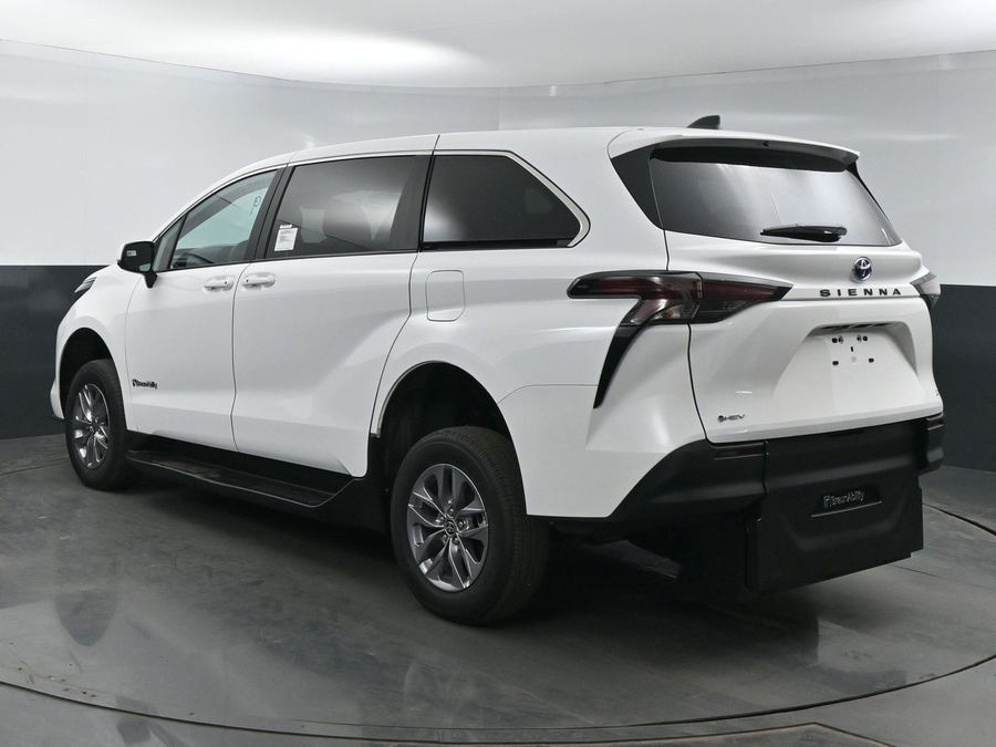 New 2025 Toyota Sienna Hybrid LE - BraunAbility Commercial Rear Entry Entry Fold Out Manual Ramp