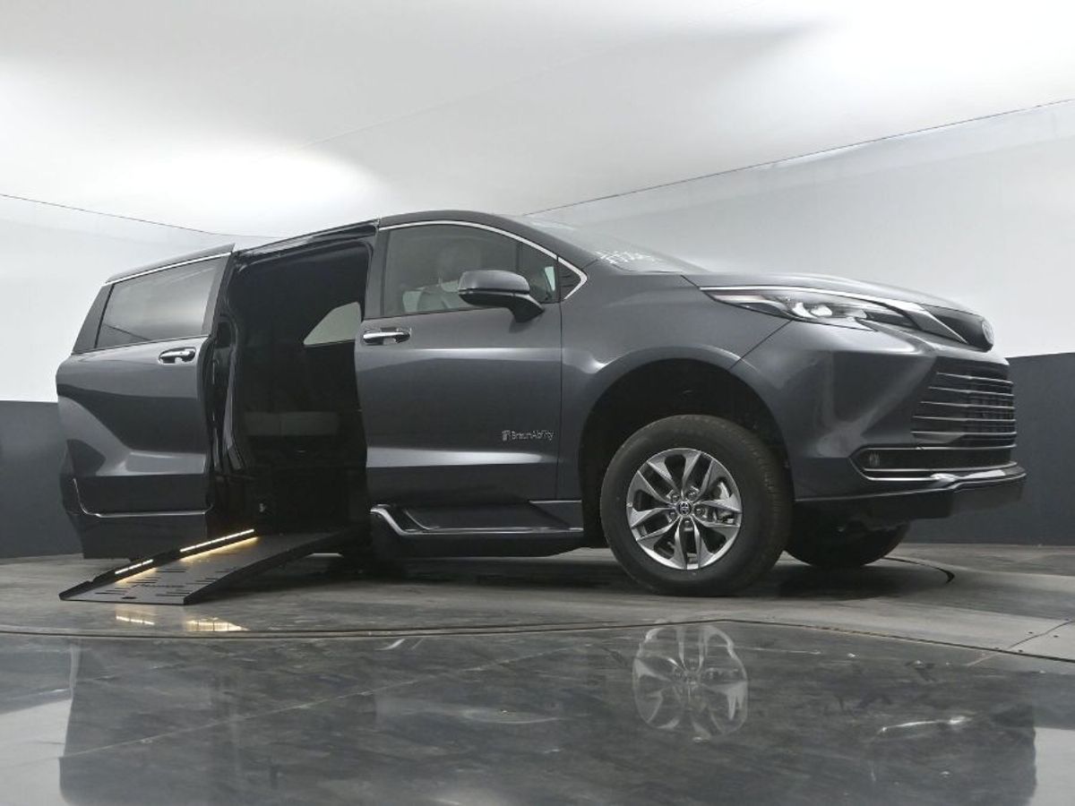 2025 TOYOTA SIENNA - Image 22