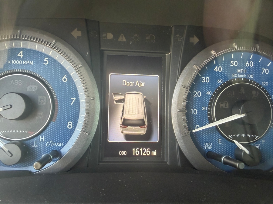 Used 2020 Toyota Sienna XLE - BraunAbility Side Entry Entry In Floor Automatic Ramp