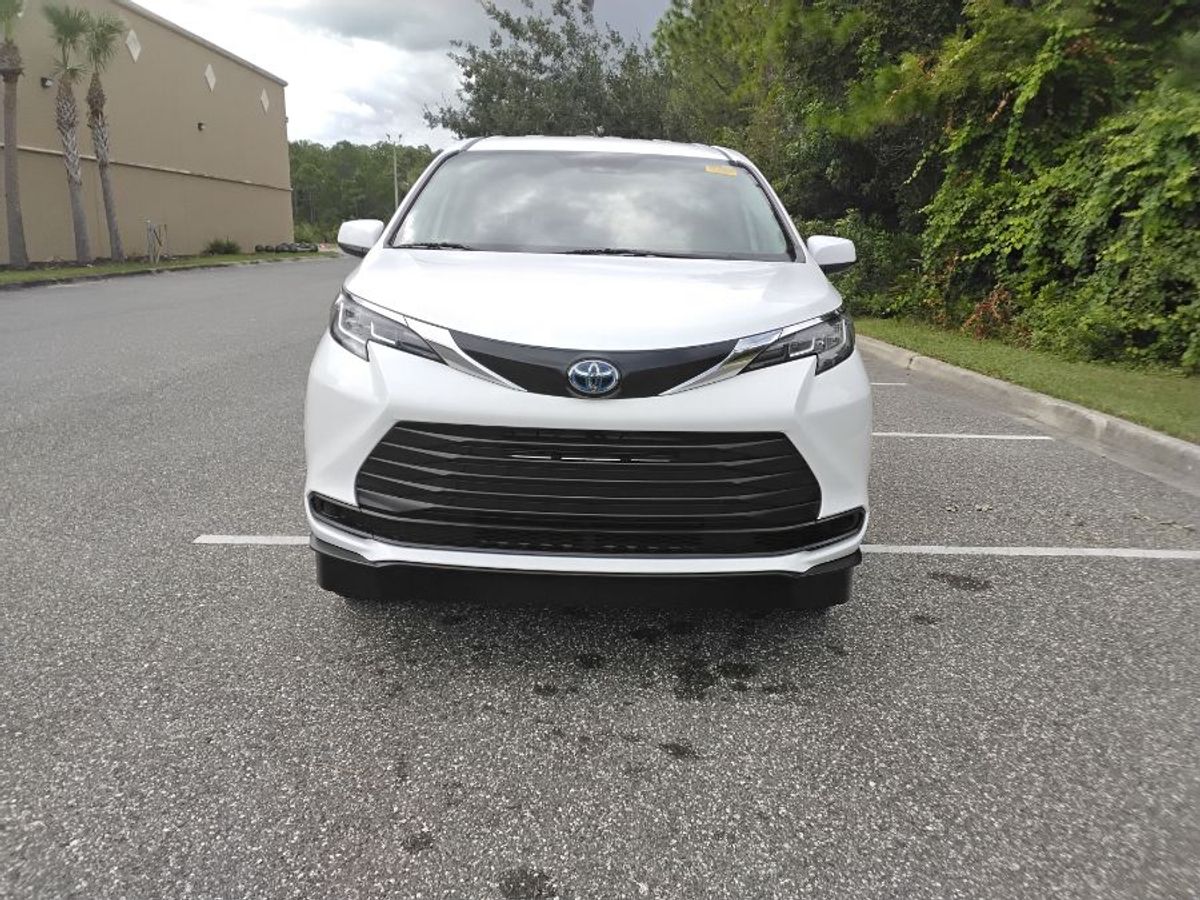 2022 TOYOTA SIENNA - Image 2