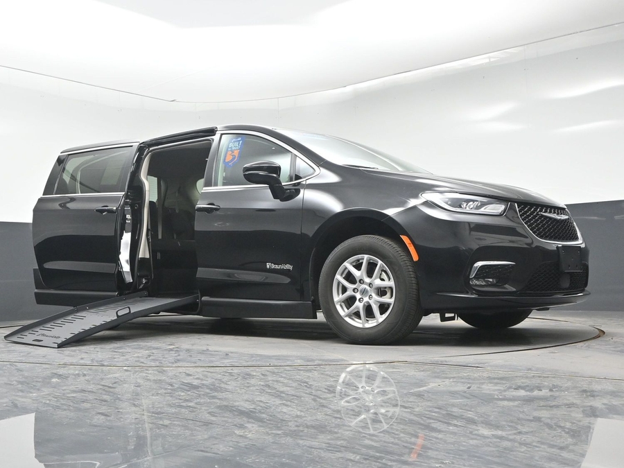 Used 2024 Chrysler Pacifica Touring L - BraunAbility Side Entry Fold Out Manual Ramp