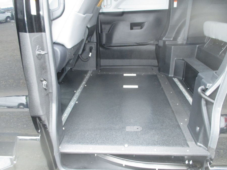Black Toyota Sienna image number 8