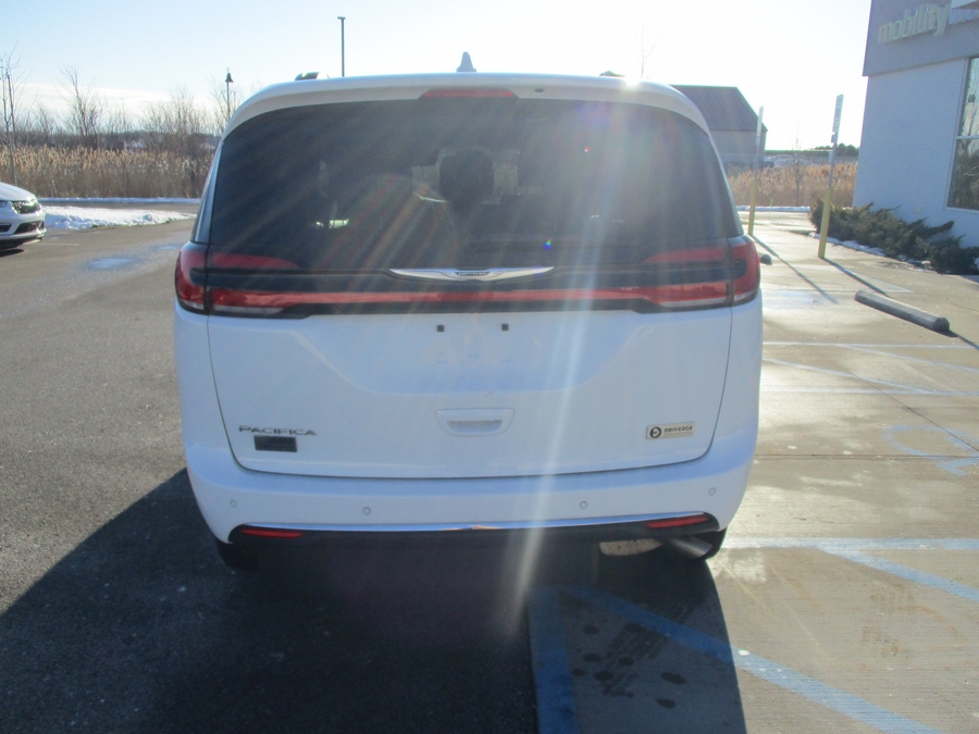 2022 CHRYSLER PACIFICA - Image 5
