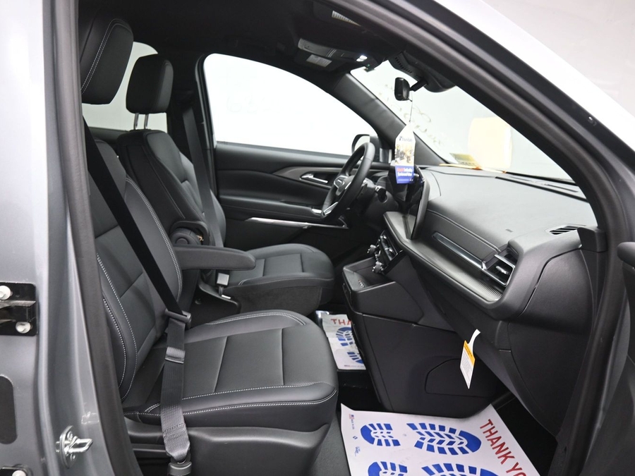 New 2026 Chevrolet Traverse 1LT Midnight Edition - BraunAbility Side Entry Entry In Floor Automatic Ramp