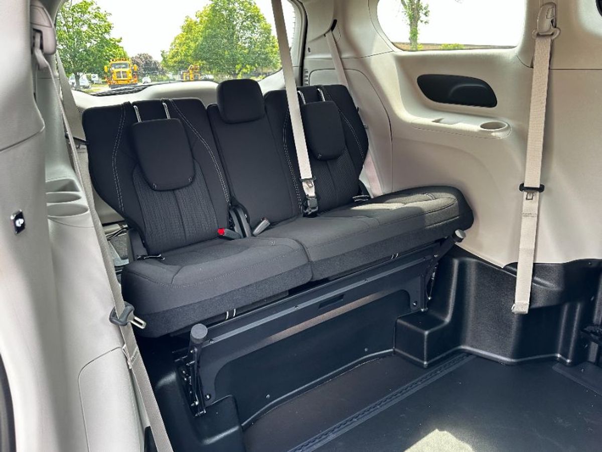 2023 CHRYSLER VOYAGER - Image 15