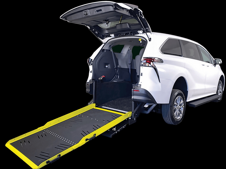 New 2026 Toyota Sienna Hybrid LE - Vantage Mobility Commercial Rear Entry Entry Fold Out Manual Ramp