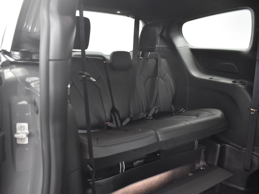 New 2025 Chrysler Pacifica Select Safety - BraunAbility Side Entry Entry In Floor Automatic Ramp