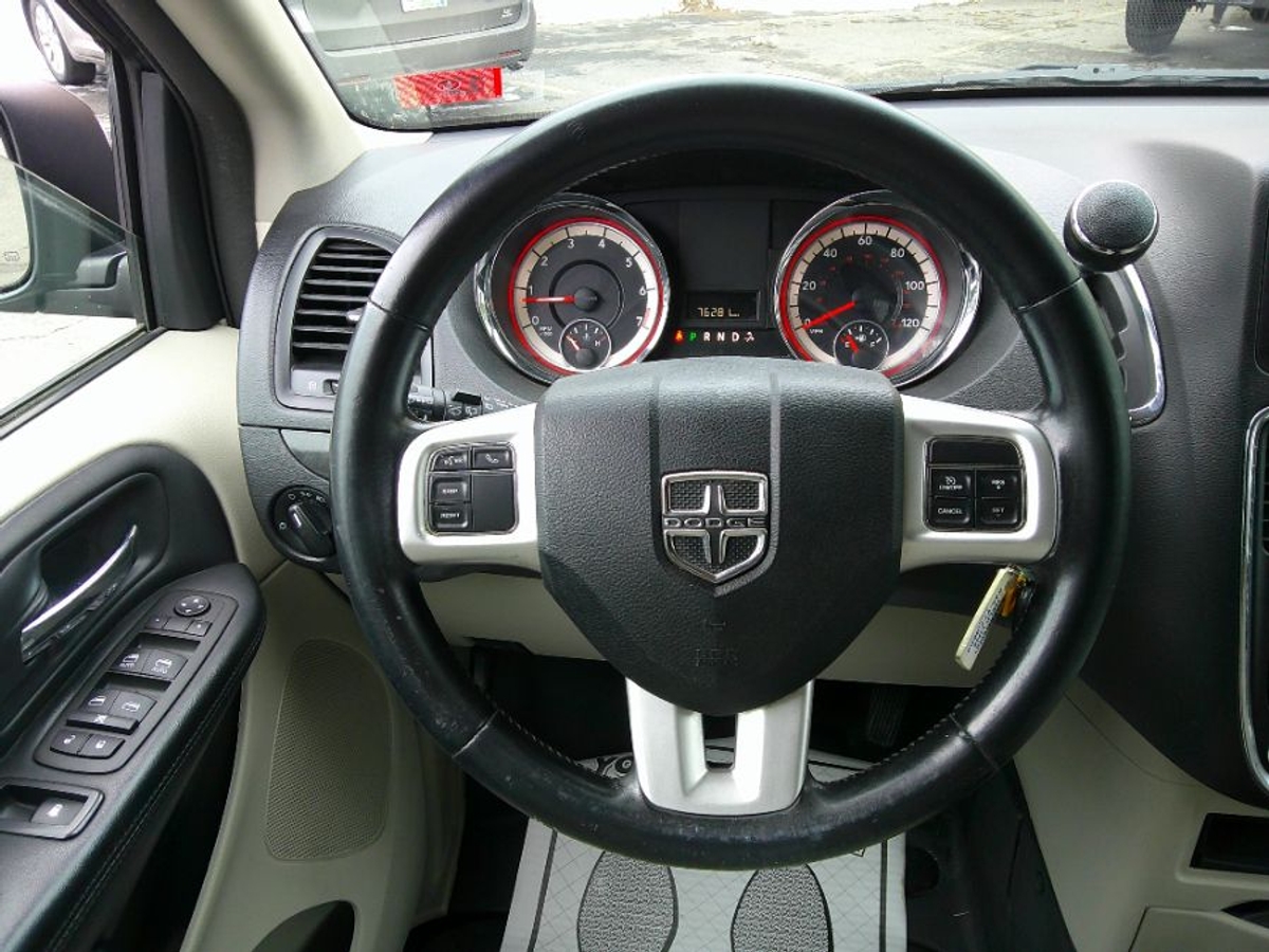 2016 DODGE GRAND CARAVAN - Image 13