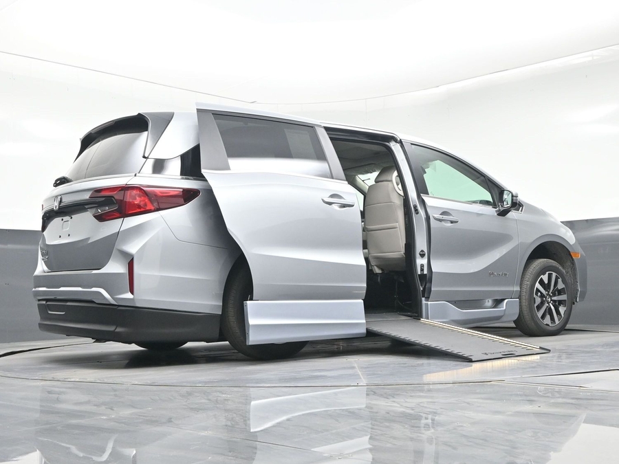 New 2026 Honda Odyssey EX-L - BraunAbility Side Entry Entry In Floor Automatic Ramp