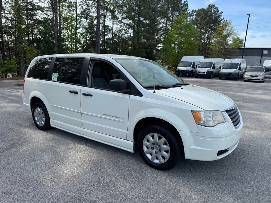 White Chrysler Town and Country image number 9