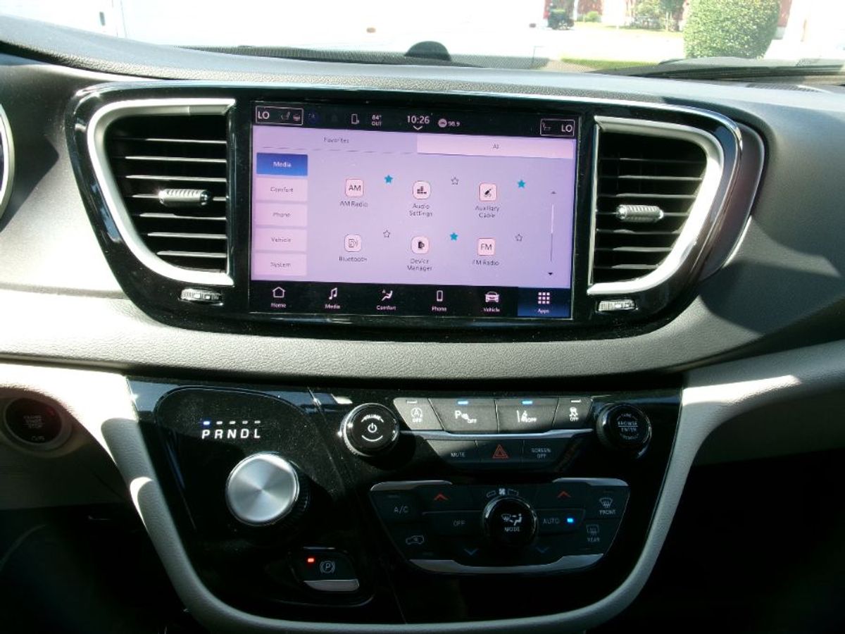 2023 CHRYSLER PACIFICA - Image 12