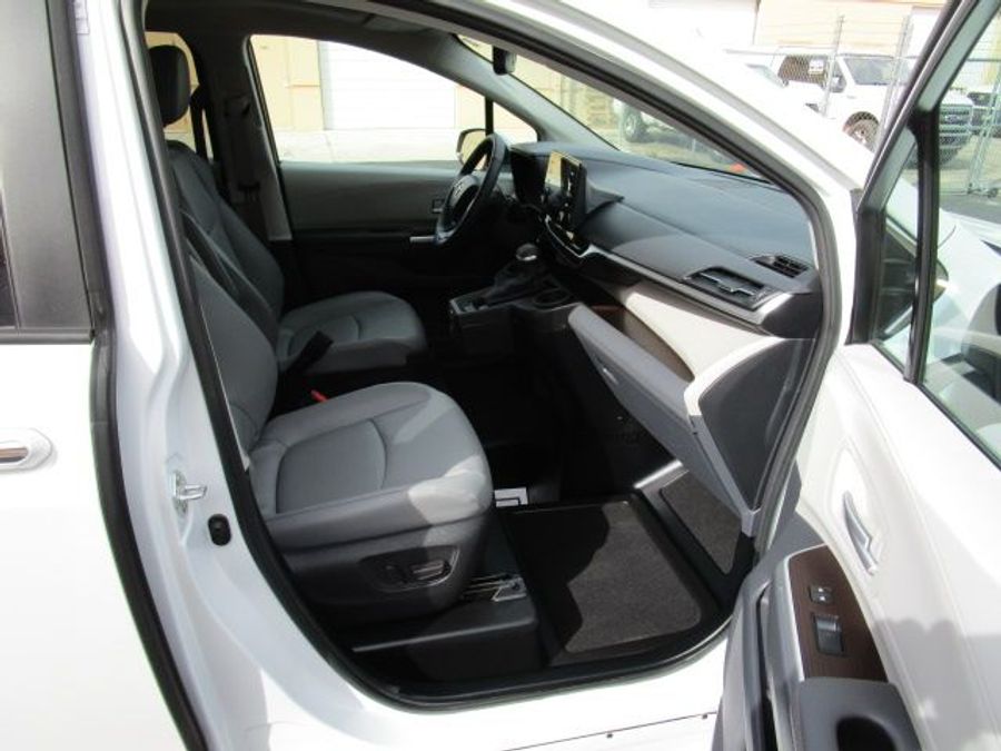 Used 2023 Toyota Sienna Hybrid XLE Base - BraunAbility Side Entry Entry In Floor Automatic Ramp