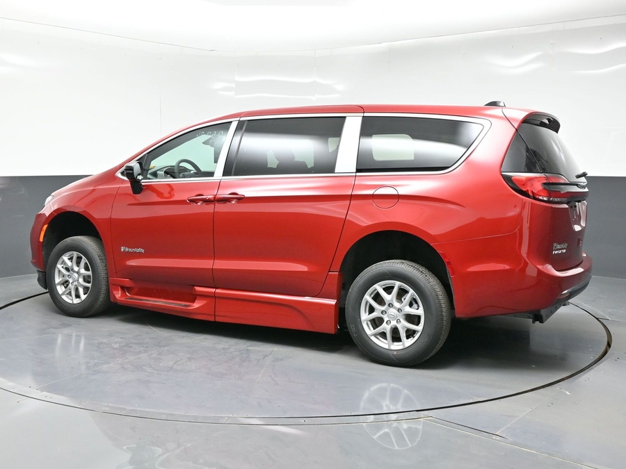 Red Chrysler Pacifica image number 3