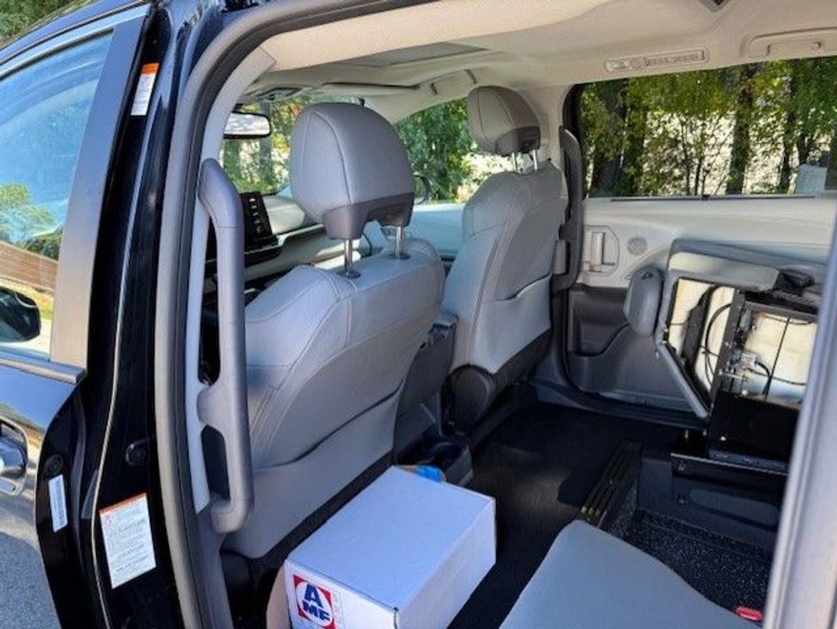 2024 TOYOTA SIENNA - Image 15