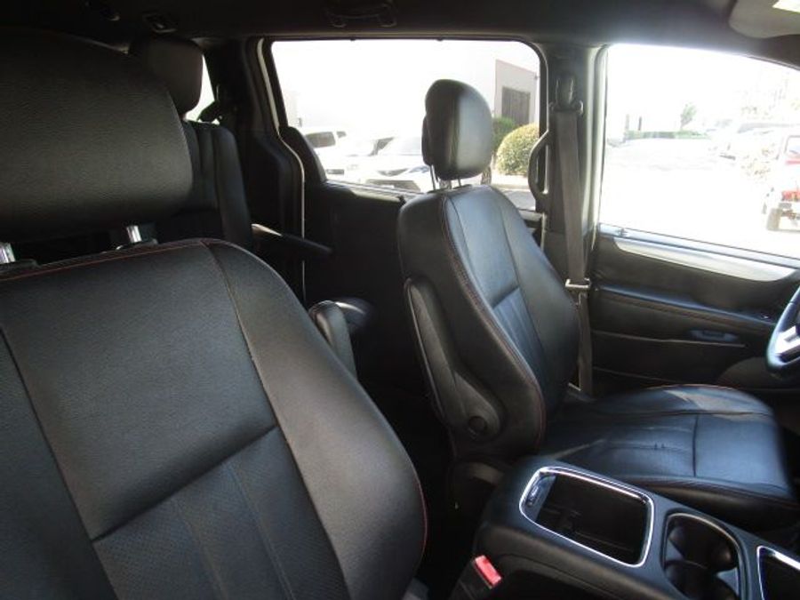 Used 2019 Dodge Grand Caravan GT - International Mobility Rear Entry Entry Fold Out Manual Ramp
