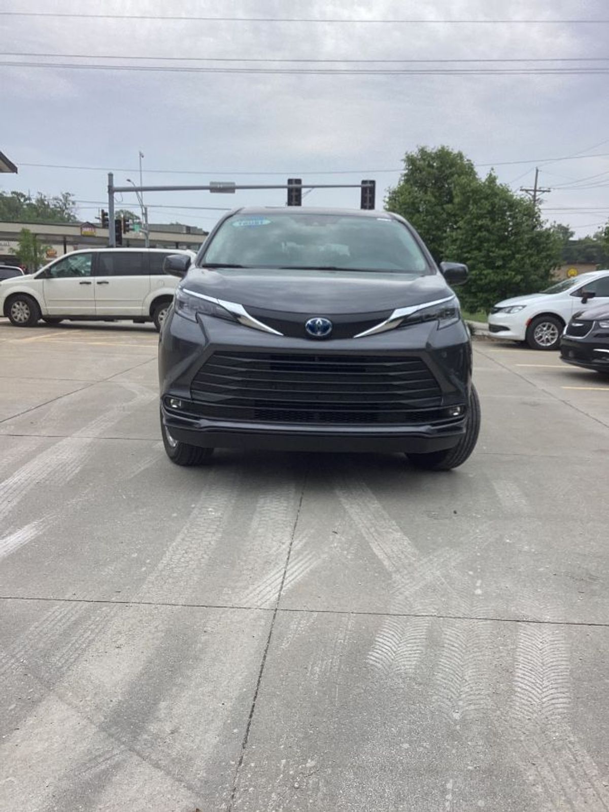 2025 TOYOTA SIENNA - Image 2