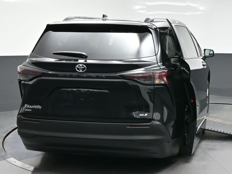 New 2026 Toyota Sienna Hybrid XLE Add - BraunAbility Side Entry In Floor Automatic Ramp