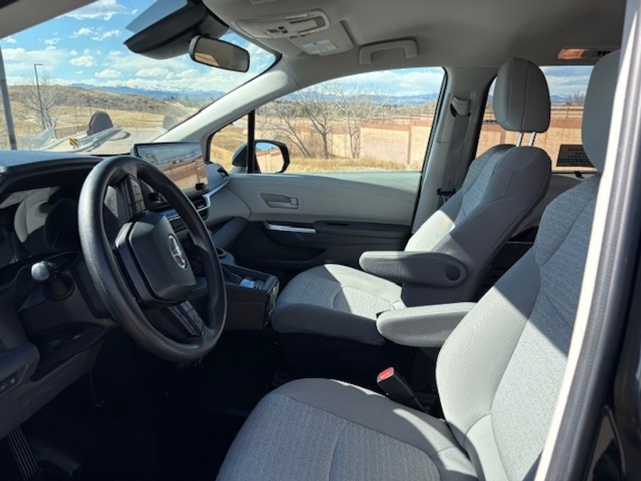 Used 2024 Toyota Sienna Hybrid LE - BraunAbility Side Entry Entry Fold Out Automatic Ramp