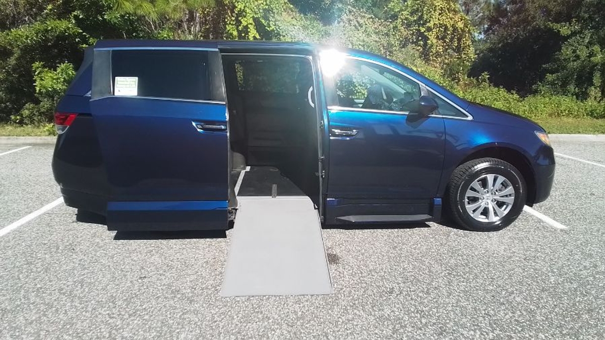 2016 Honda Odyssey EX-L's photo