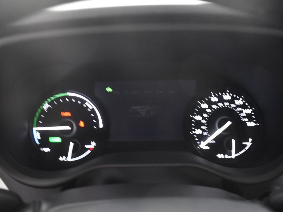 2025 TOYOTA SIENNA - Image 11