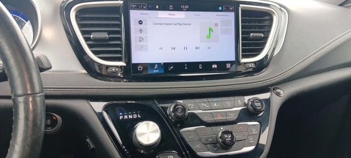 2021 CHRYSLER PACIFICA - Image 11