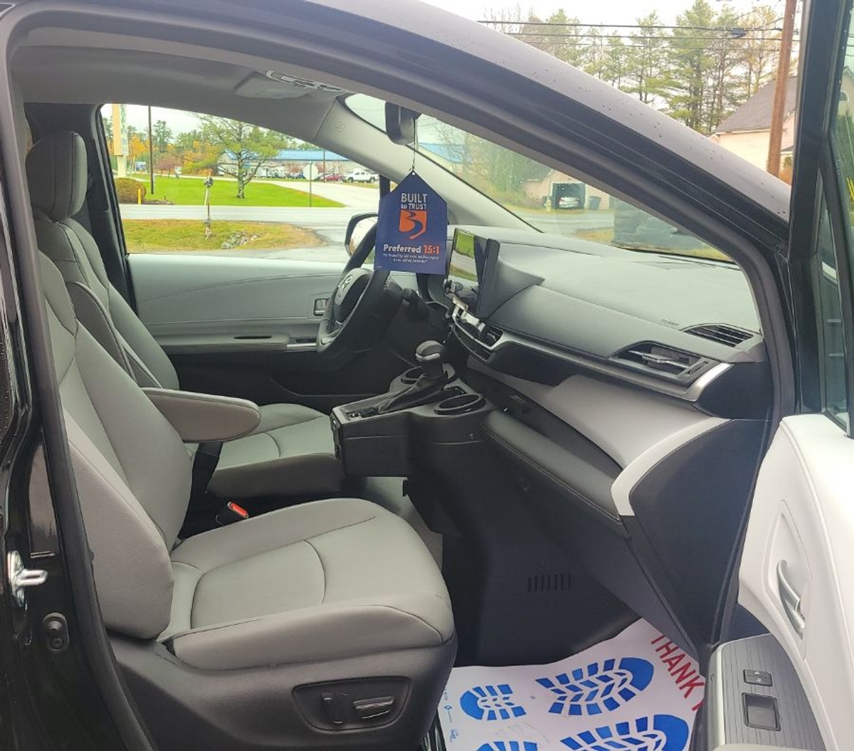 2025 TOYOTA SIENNA - Image 5