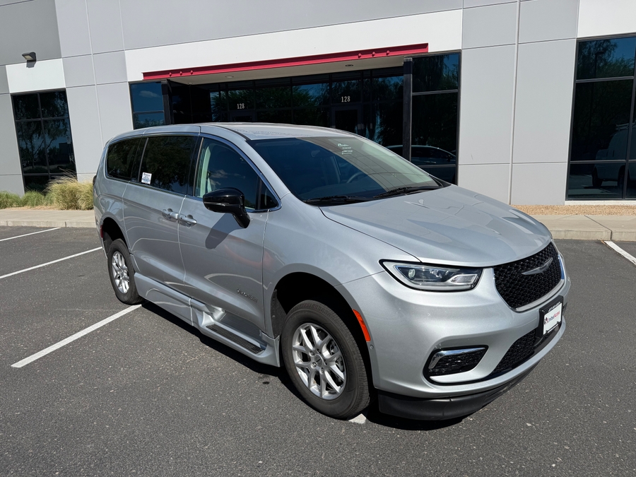 Used 2024 Chrysler Pacifica Touring L - BraunAbility Side Entry Entry In Floor Automatic Ramp