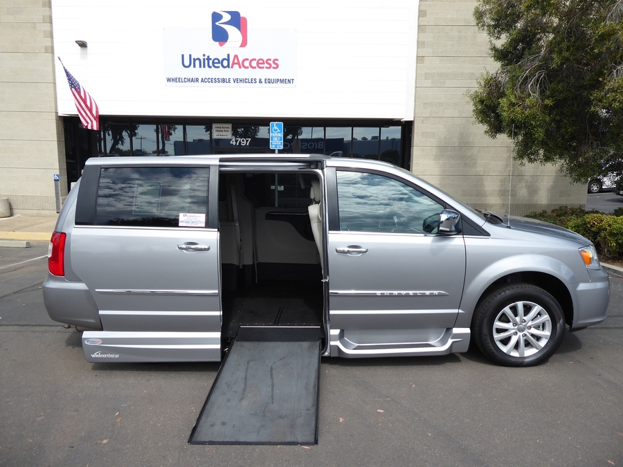 Used 2016 Chrysler Town and Country Limited Platinum - VMI Side Entry In Floor Automatic Ramp