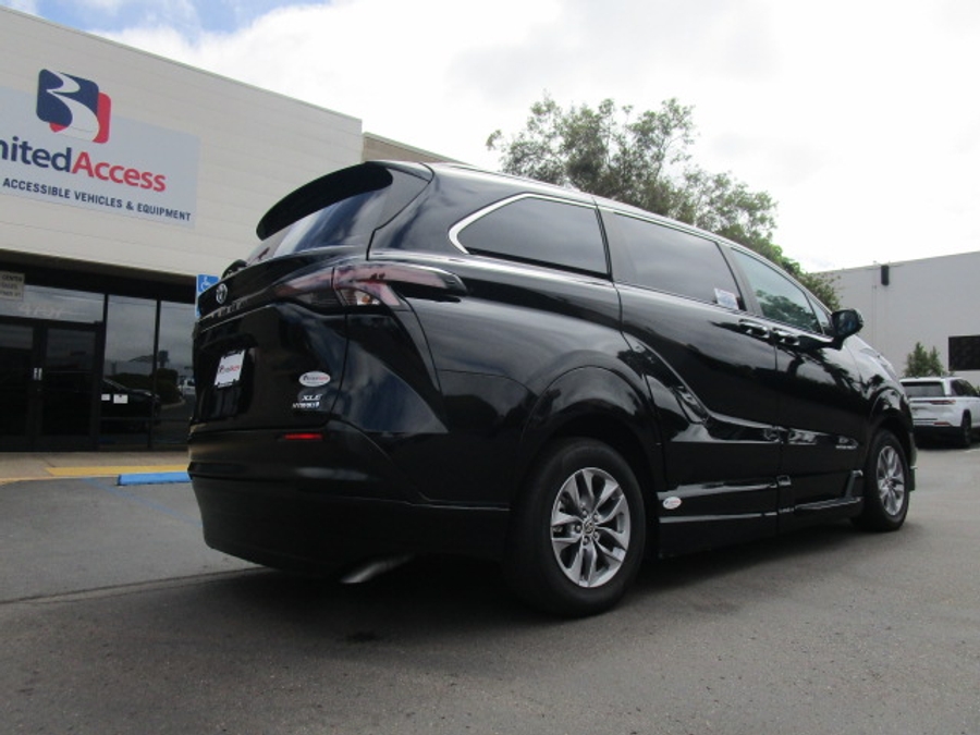 Used 2024 Toyota Sienna Hybrid XLE Base - VMI Side Entry Entry In Floor Automatic Ramp