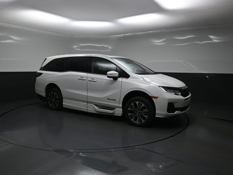 Used 2025 Honda Odyssey Elite - BraunAbility Side Entry In Floor Automatic Ramp