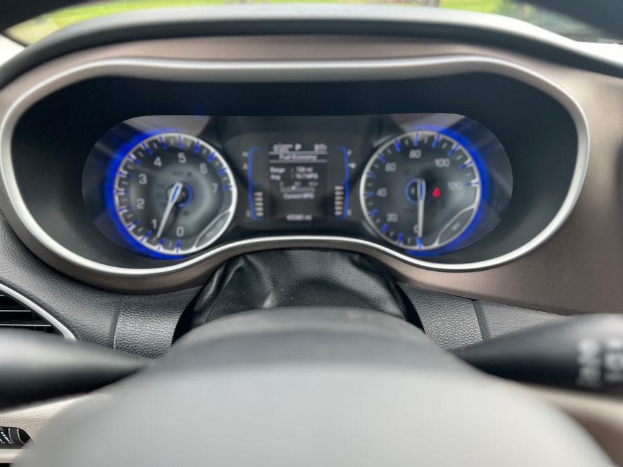 Used 2021 Chrysler Voyager LXi - BraunAbility Commercial Side Entry Entry Fold Out Manual Ramp