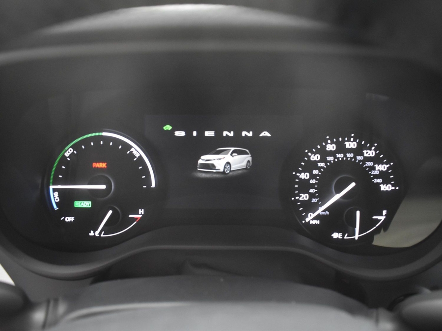 New 2025 Toyota Sienna Hybrid XLE Plus - BraunAbility Side Entry Entry Fold Out Automatic Ramp