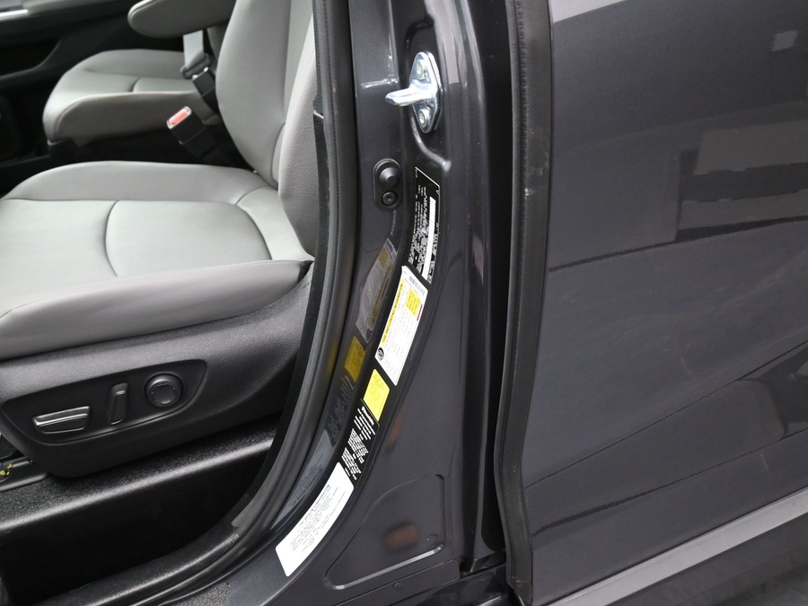 New 2025 Toyota Sienna Hybrid XLE Plus - BraunAbility Side Entry Entry Fold Out Automatic Ramp