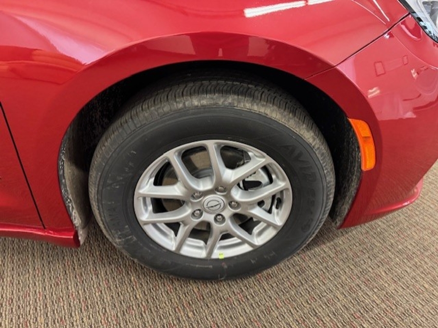 Red Chrysler Pacifica image number 10