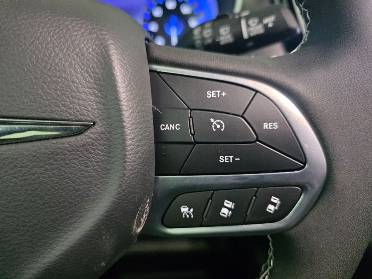 2025 CHRYSLER PACIFICA - Image 23