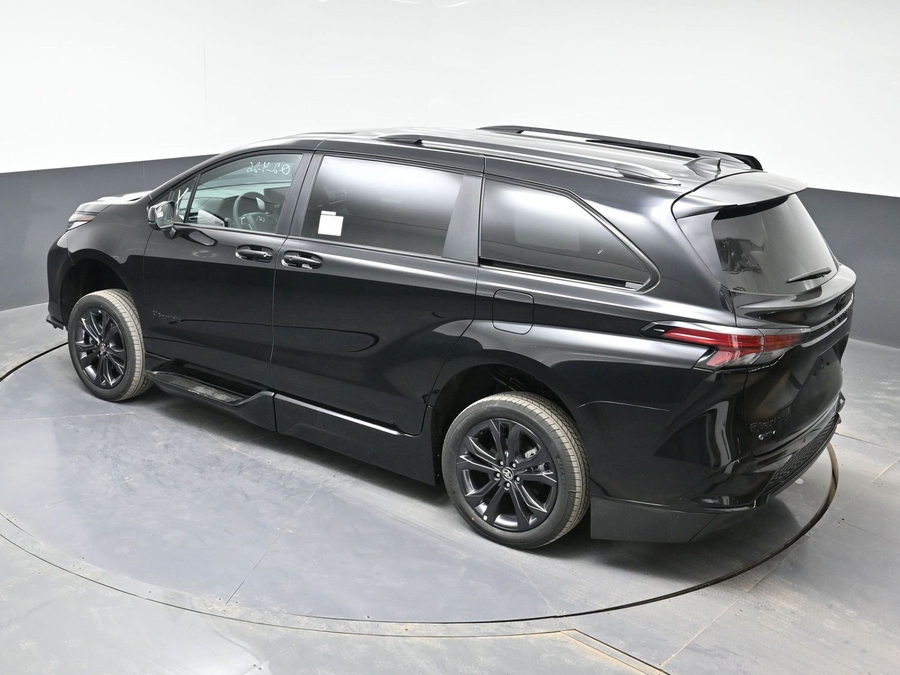 Black Toyota Sienna image number 9