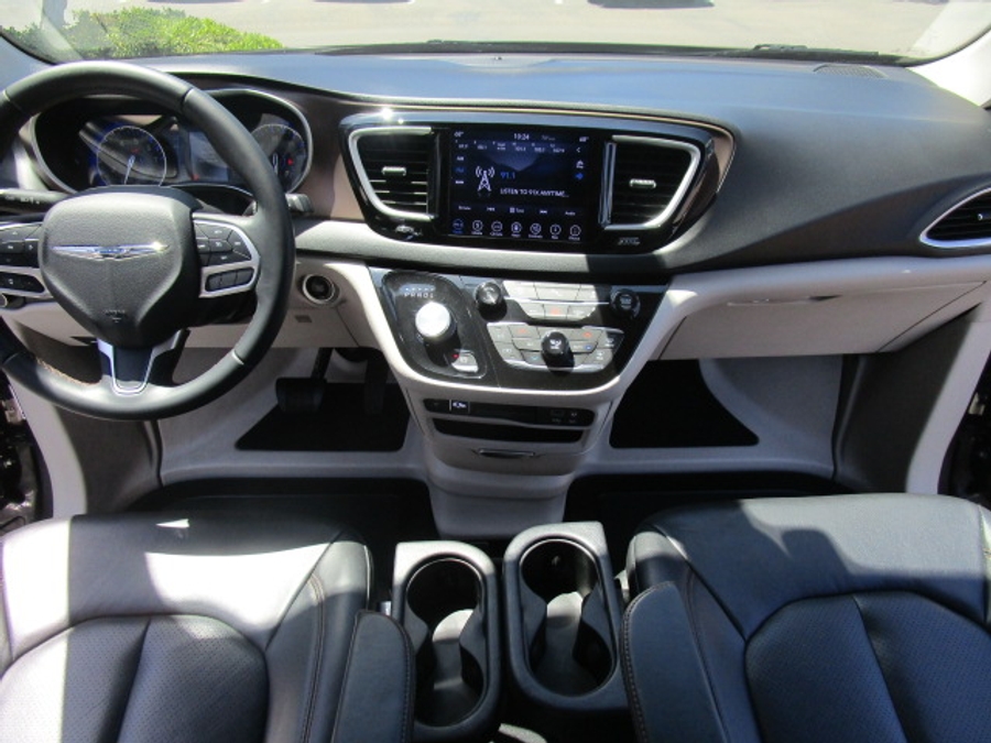 Used 2018 Chrysler Pacifica Touring L - BraunAbility Side Entry In Floor Automatic Ramp