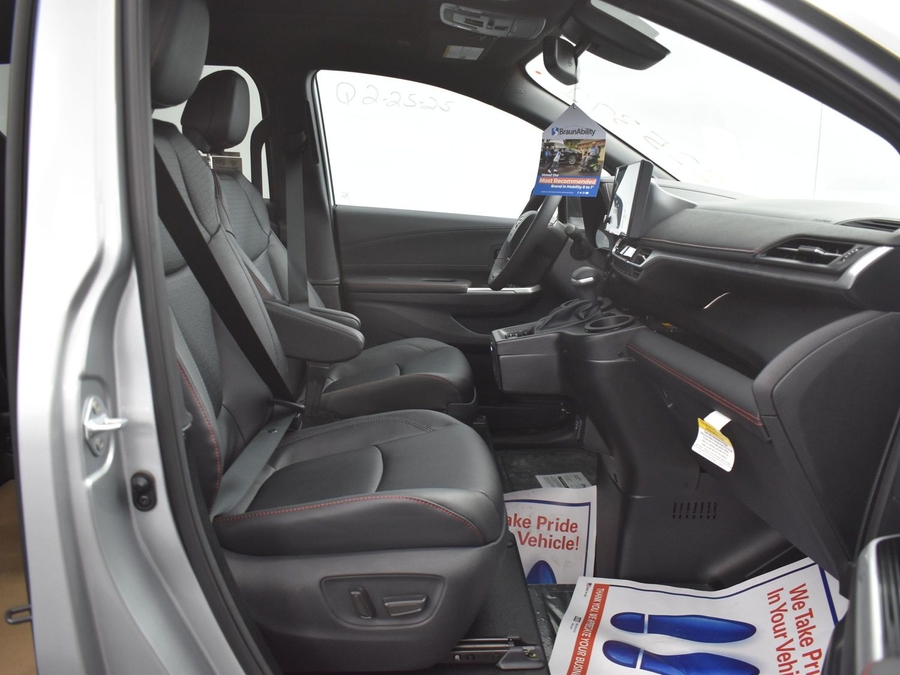 New 2025 Toyota Sienna Hybrid XSE Sport - BraunAbility Side Entry Entry In Floor Automatic Ramp