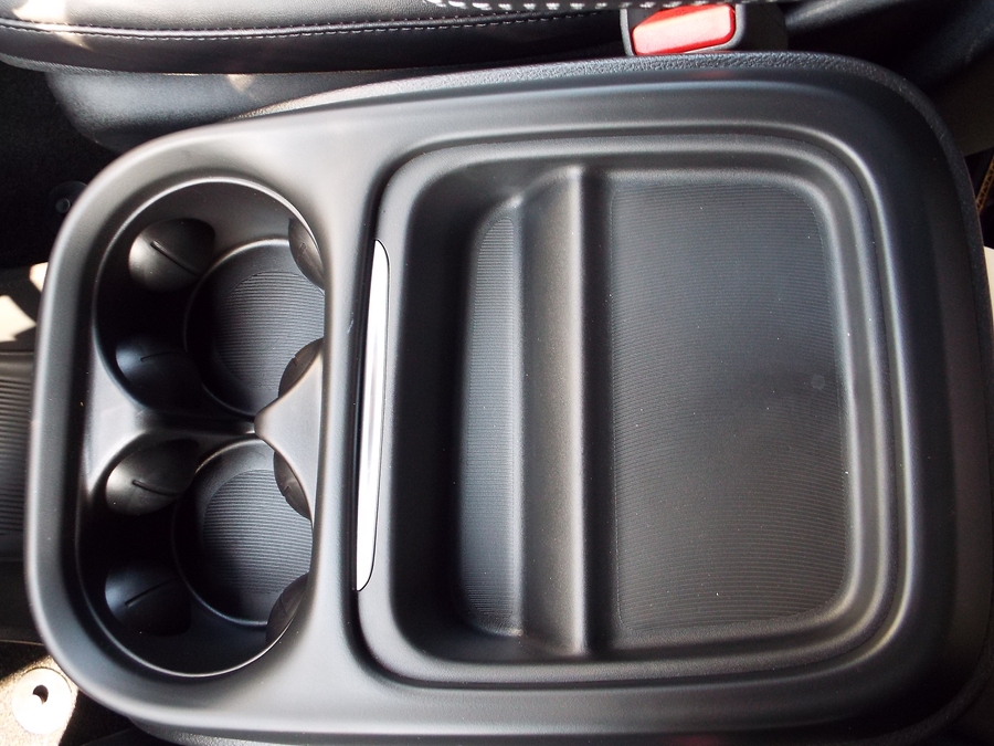 2027 Chrysler Voyager LX - Photo 14
