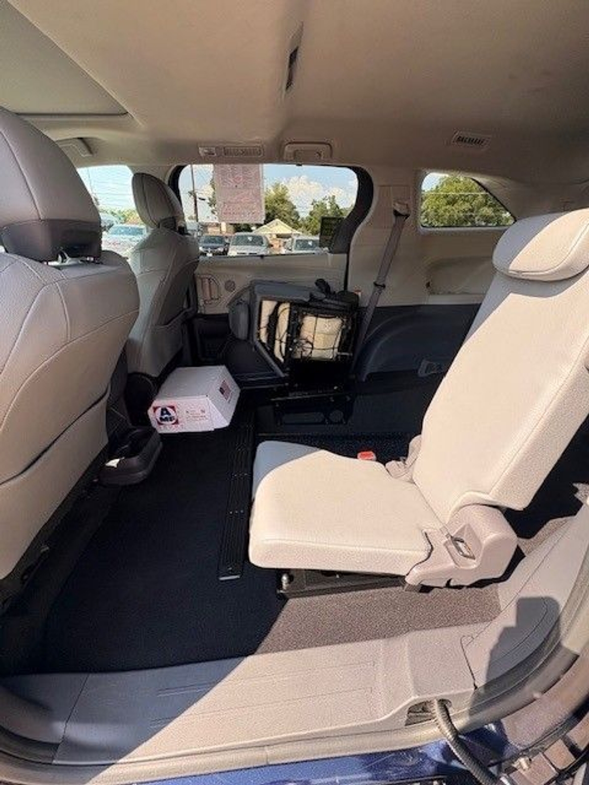 2024 TOYOTA SIENNA - Image 1