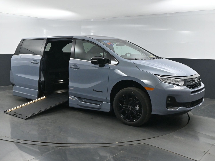 New 2026 Honda Odyssey Sport - BraunAbility Side Entry Entry In Floor Automatic Ramp