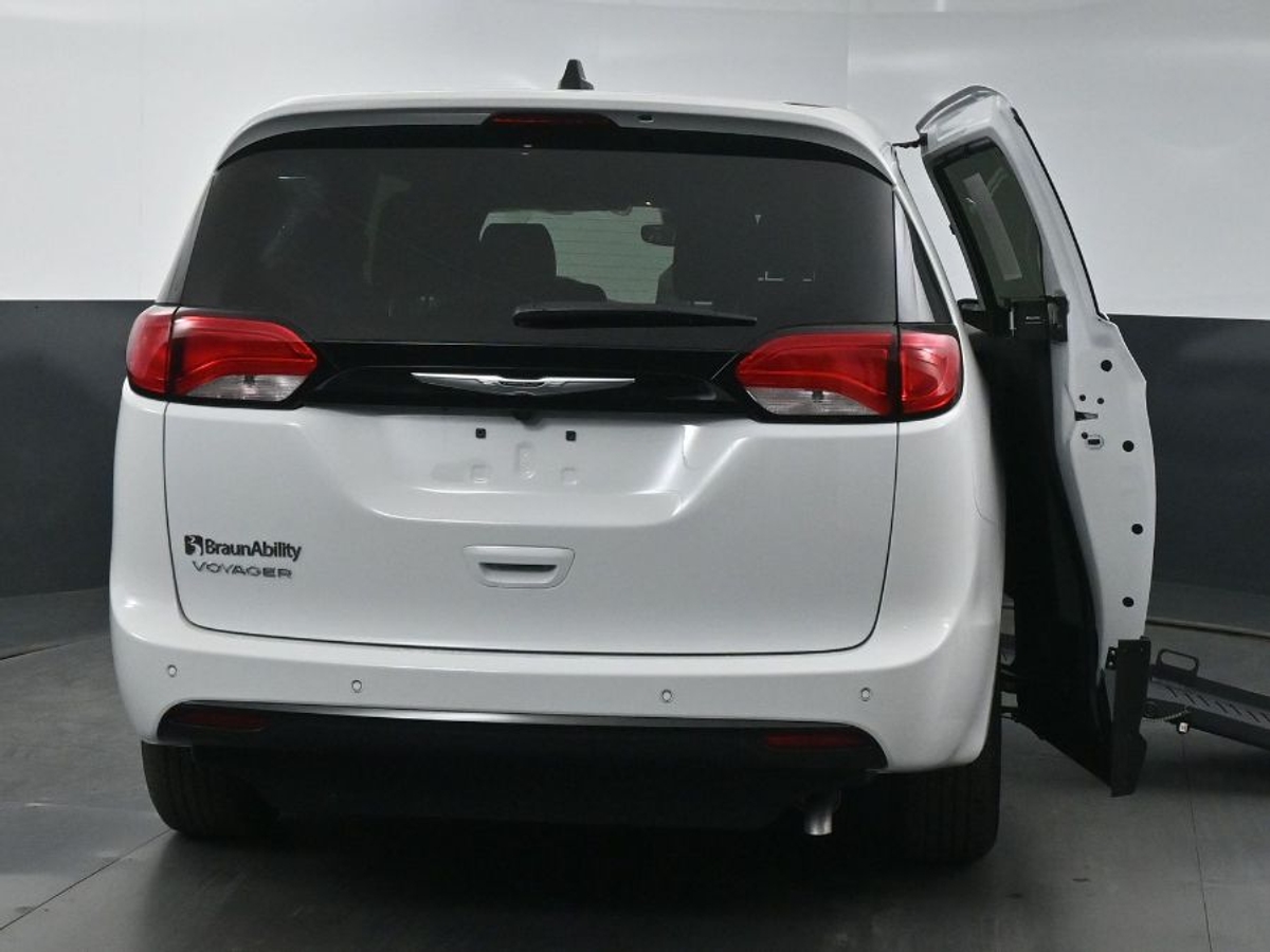 2025 CHRYSLER VOYAGER - Image 7