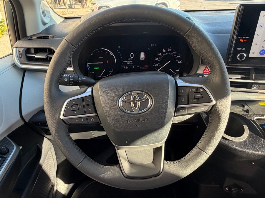 Used 2026 Toyota Sienna Hybrid XLE - BraunAbility Side Entry In Floor Automatic Ramp